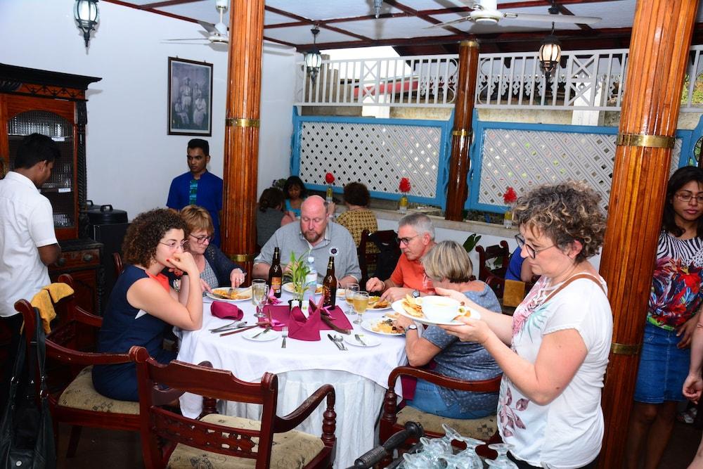 רטנאפורה Centauria Hill Resort מראה חיצוני תמונה