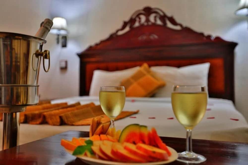 רטנאפורה Centauria Hill Resort מראה חיצוני תמונה