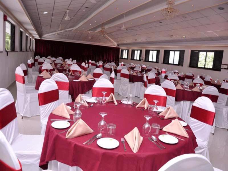 רטנאפורה Centauria Hill Resort מראה חיצוני תמונה