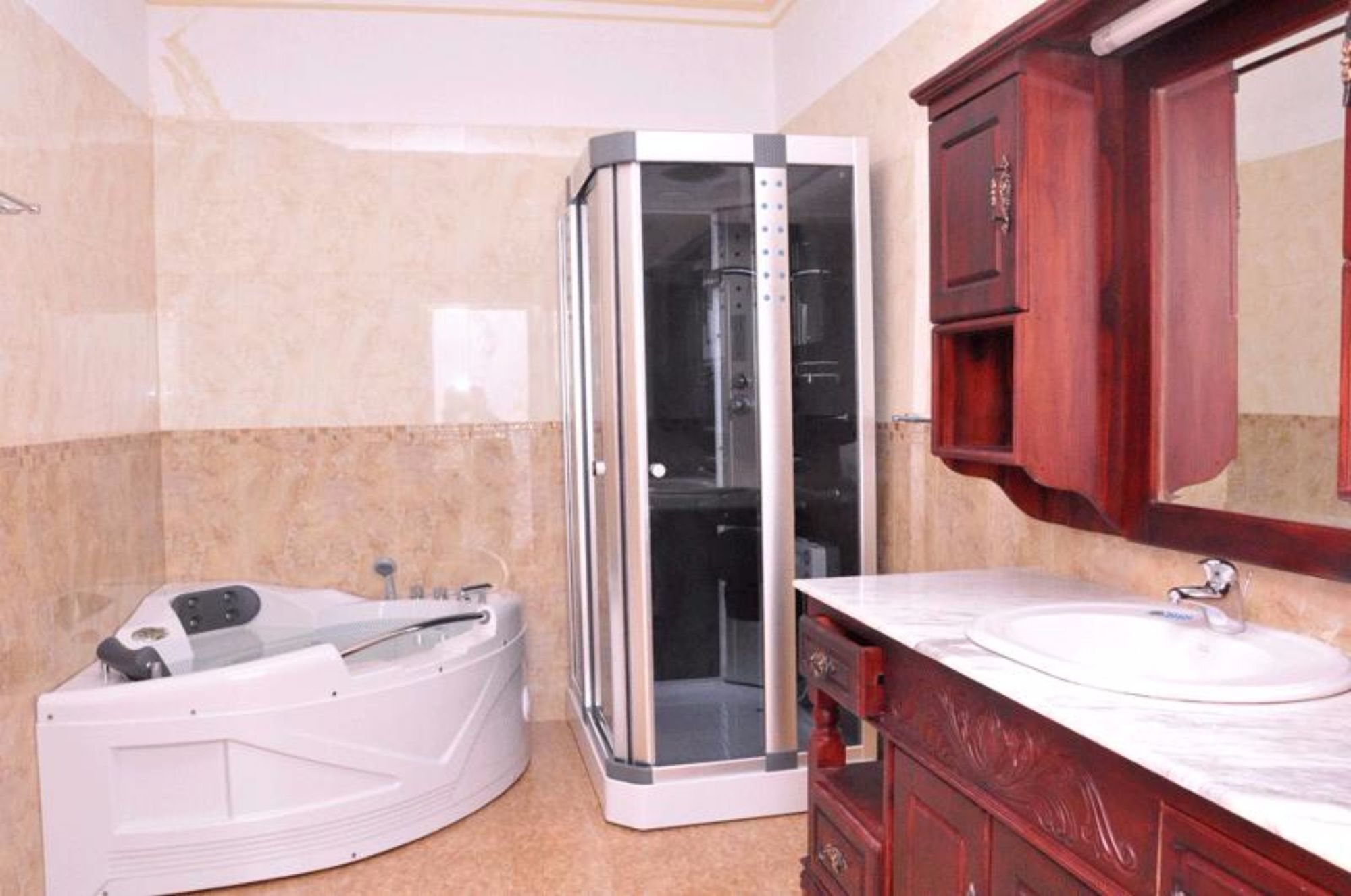 רטנאפורה Centauria Hill Resort מראה חיצוני תמונה